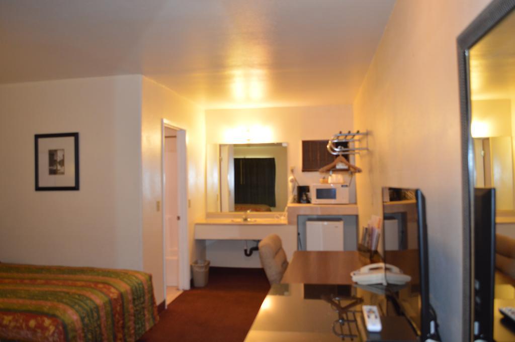 Rodeway Inn & Suites Blythe I-10 المظهر الخارجي الصورة