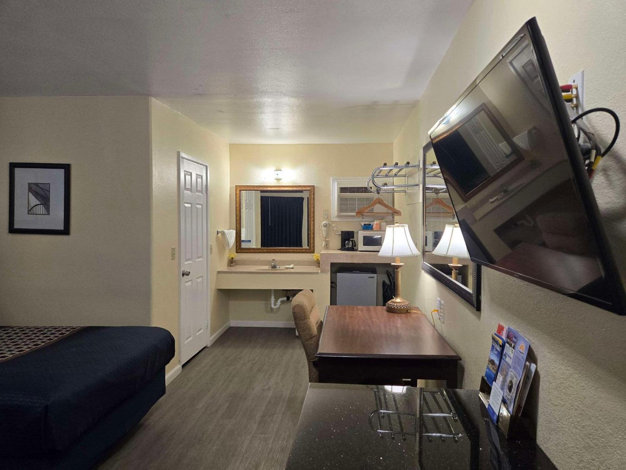 Rodeway Inn & Suites Blythe I-10 المظهر الخارجي الصورة